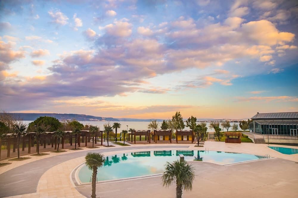 בריכה תמונה