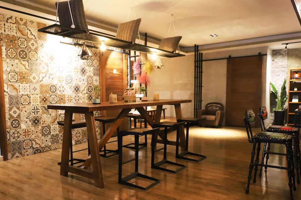 בר