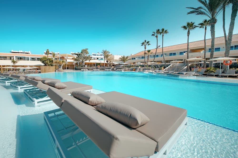 בריכה תמונה