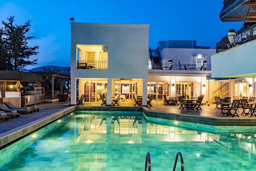 בריכה תמונה