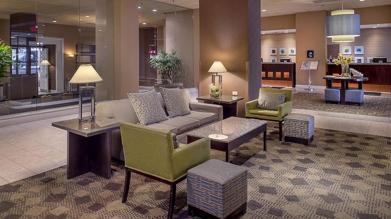 DoubleTree by Hilton St. Louis - Westport