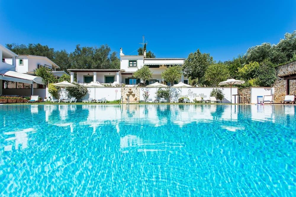 בריכה תמונה