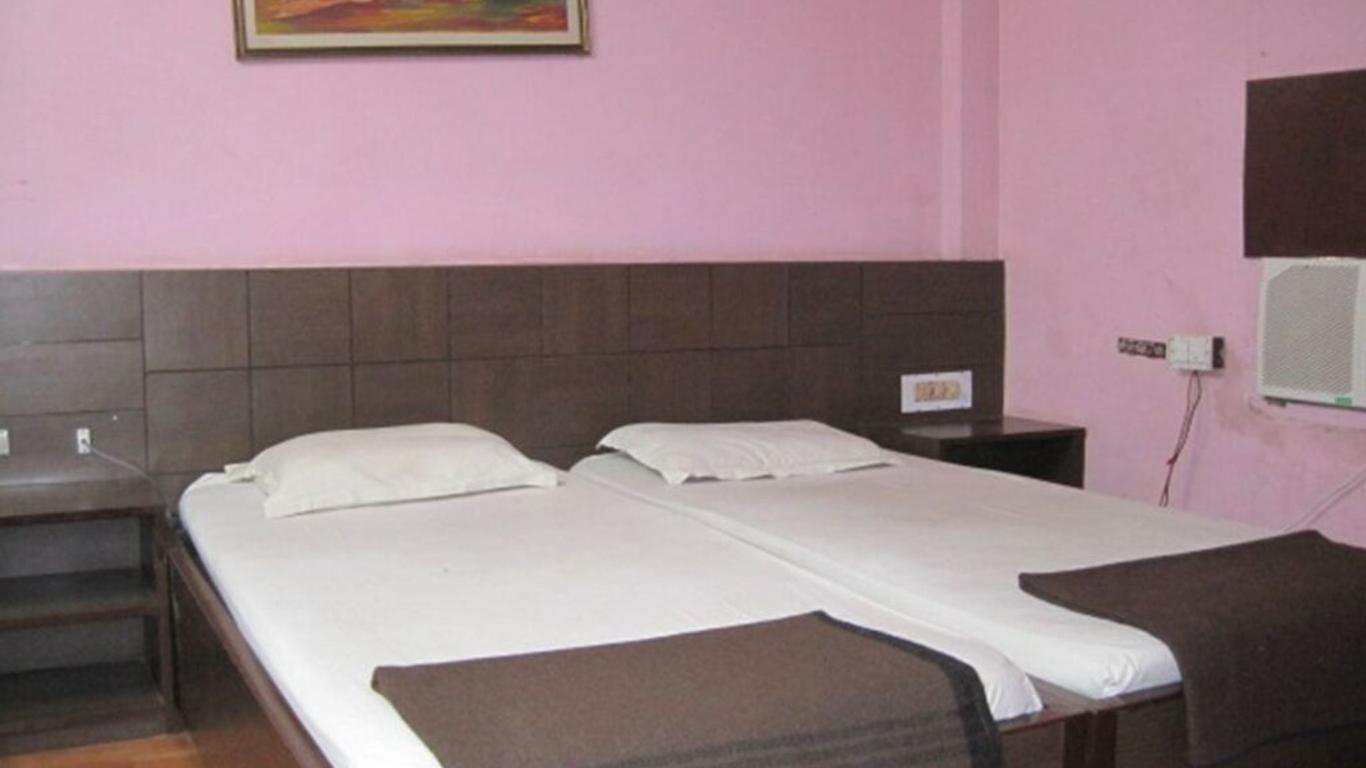 Hotel Arya Palace