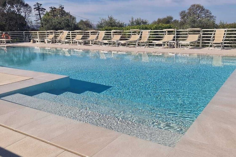 בריכה תמונה