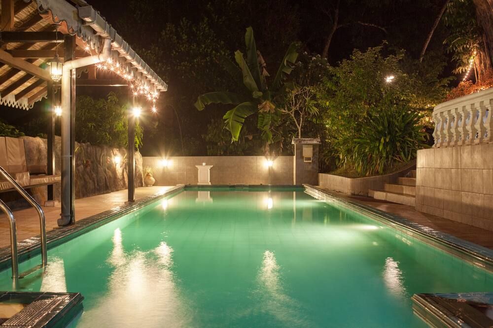 בריכה תמונה