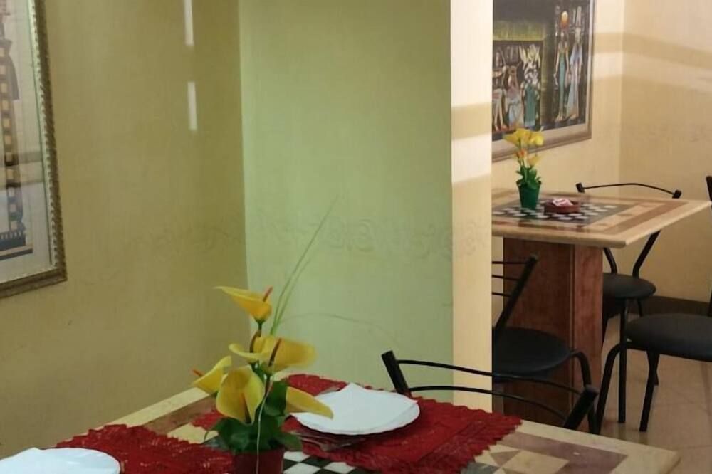 חדר אוכל תמונה