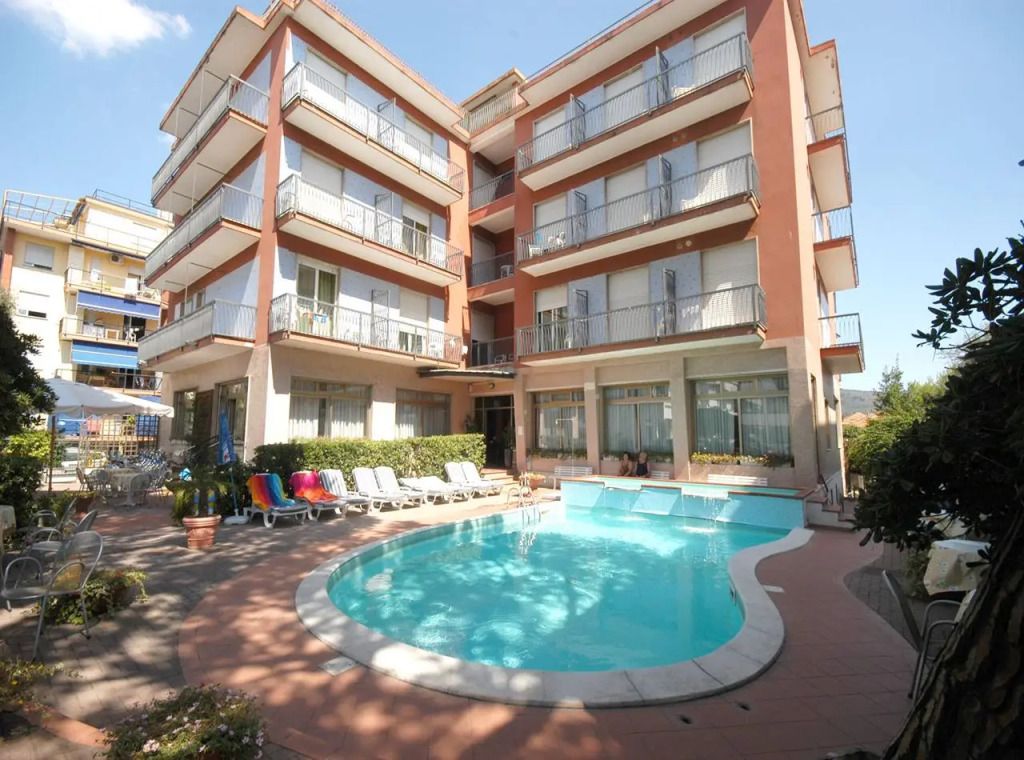 בריכה תמונה