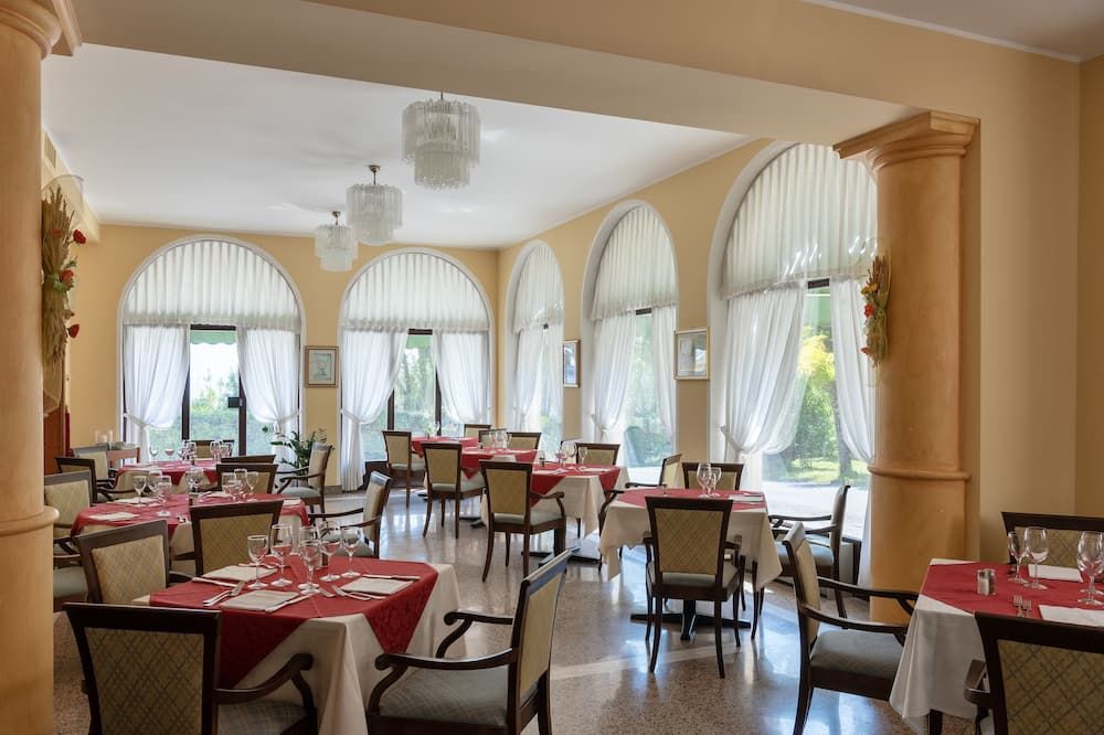 מסעדה תמונה