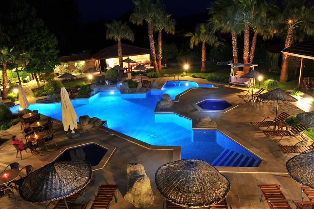 בריכה תמונה