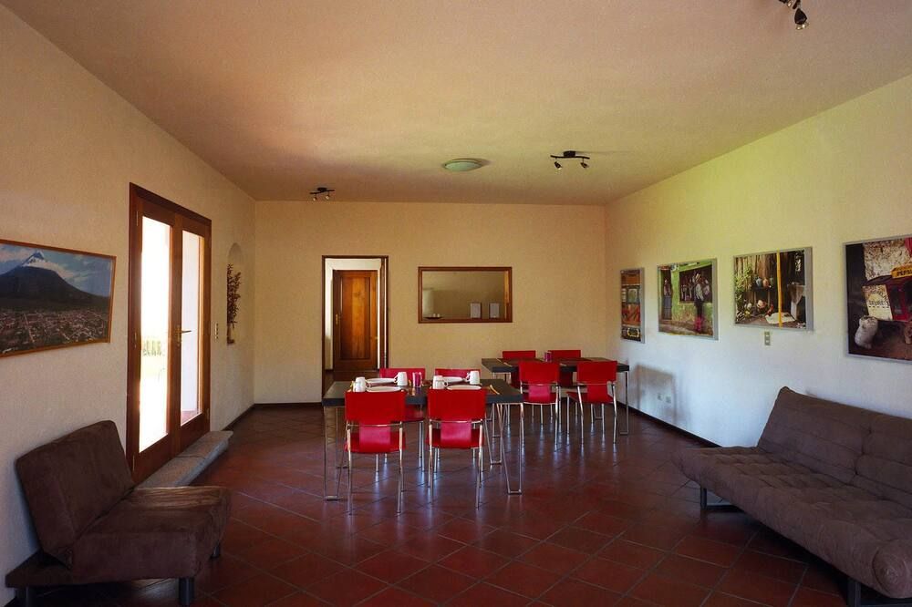 חדר אוכל