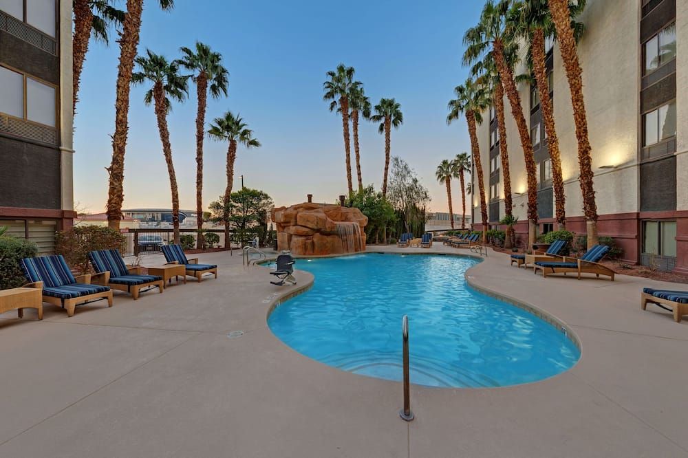 בריכה תמונה