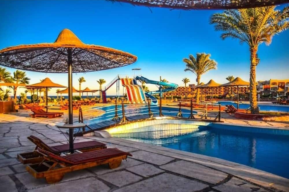 בריכה תמונה