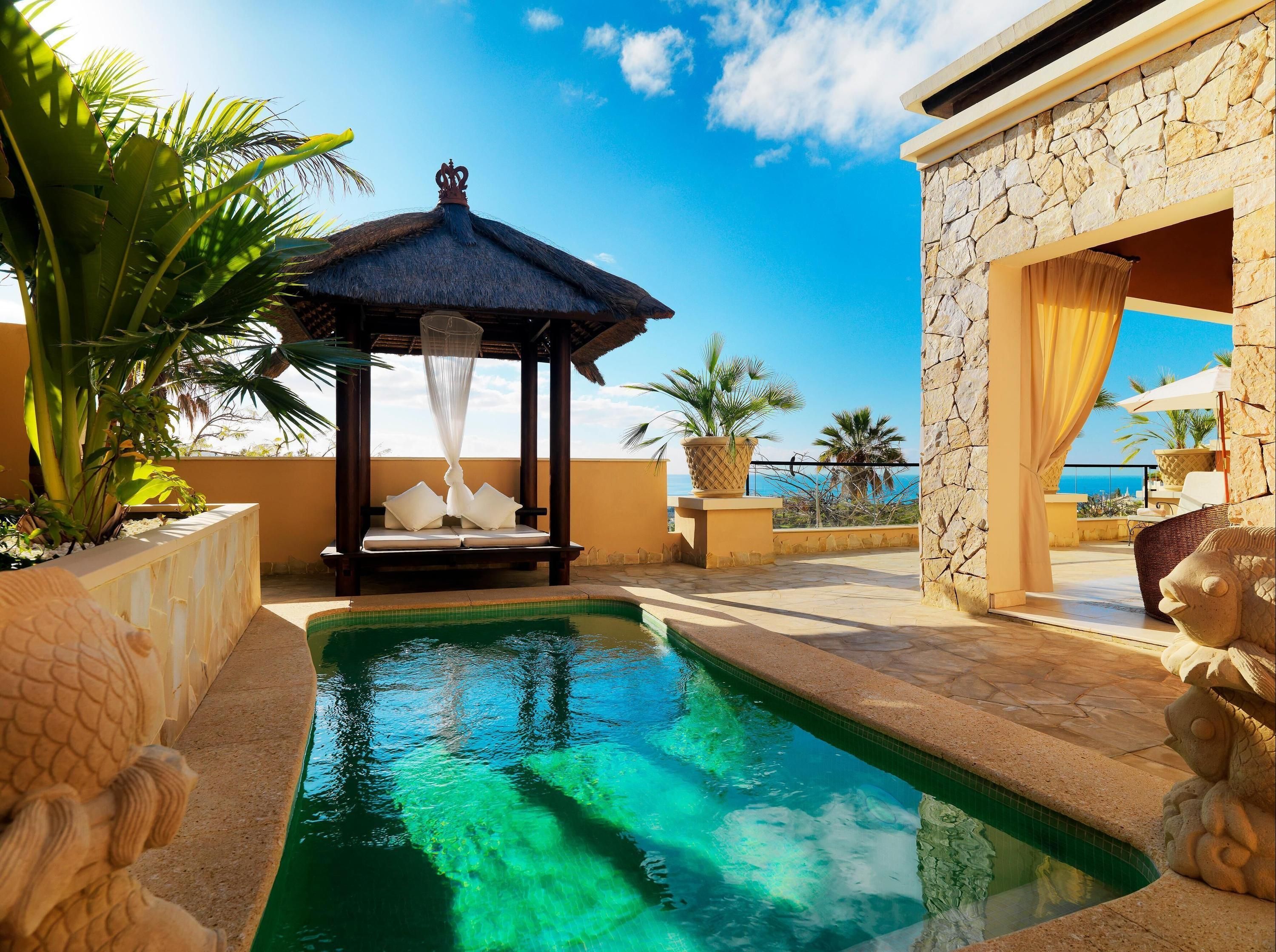 בריכה תמונה