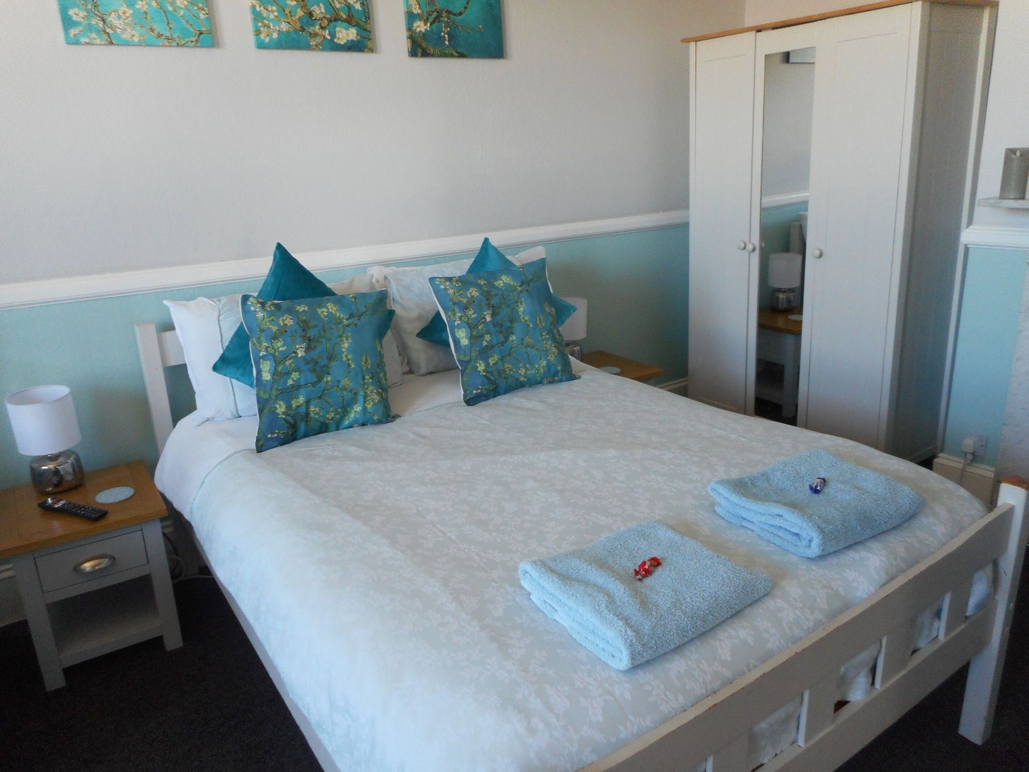 אחר
