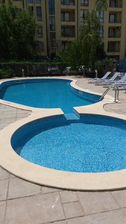 בריכה תמונה