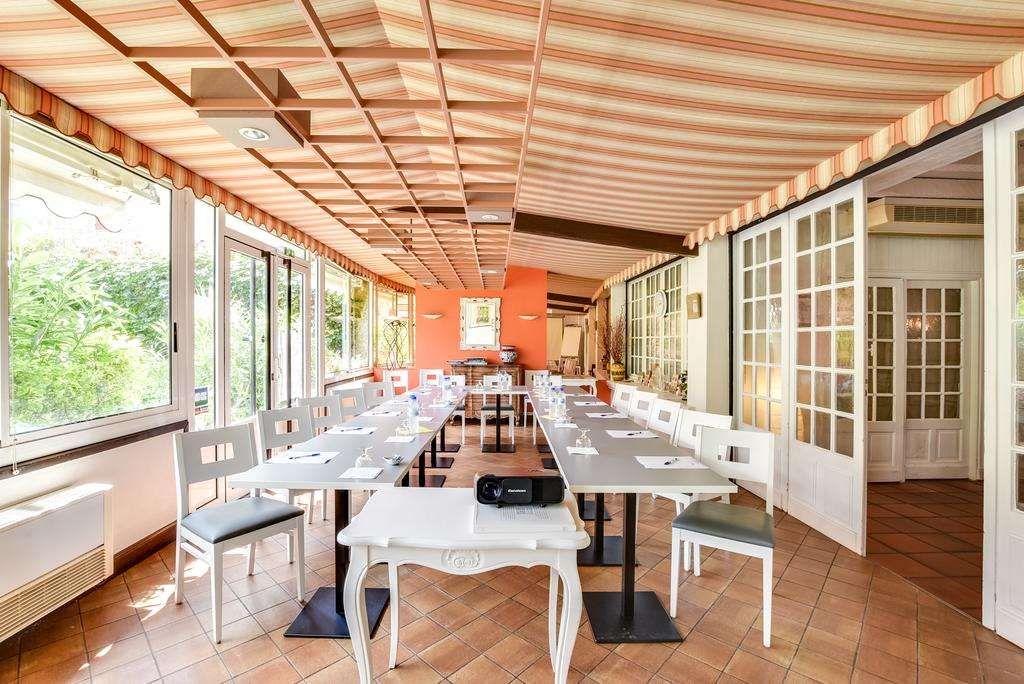 מסעדה תמונה