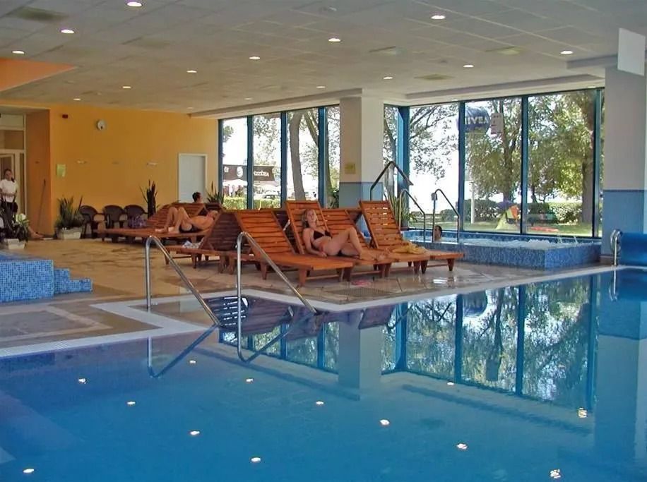 בריכה תמונה