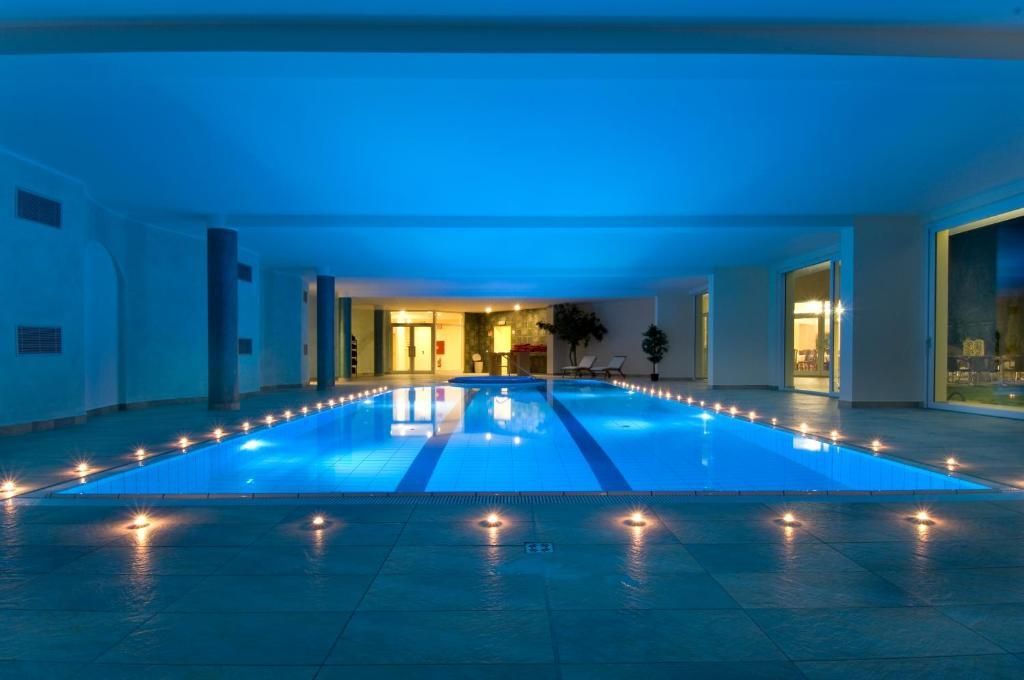 בריכה תמונה