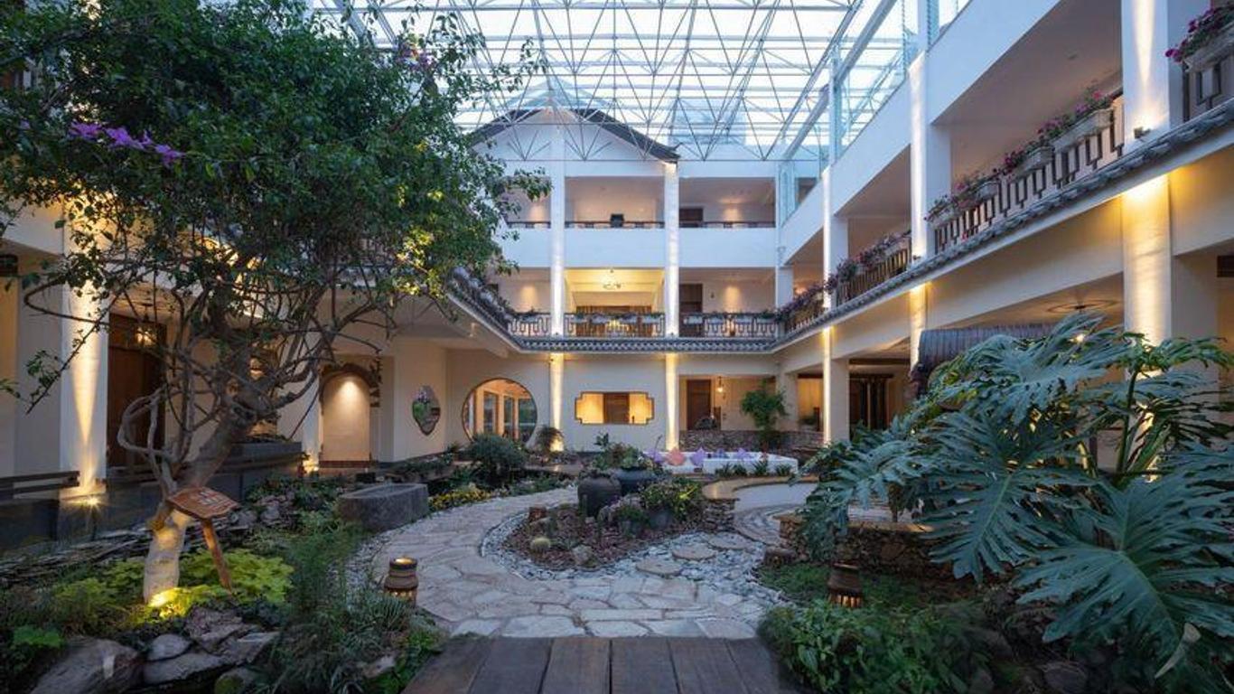 Lijiang Huama Hotel