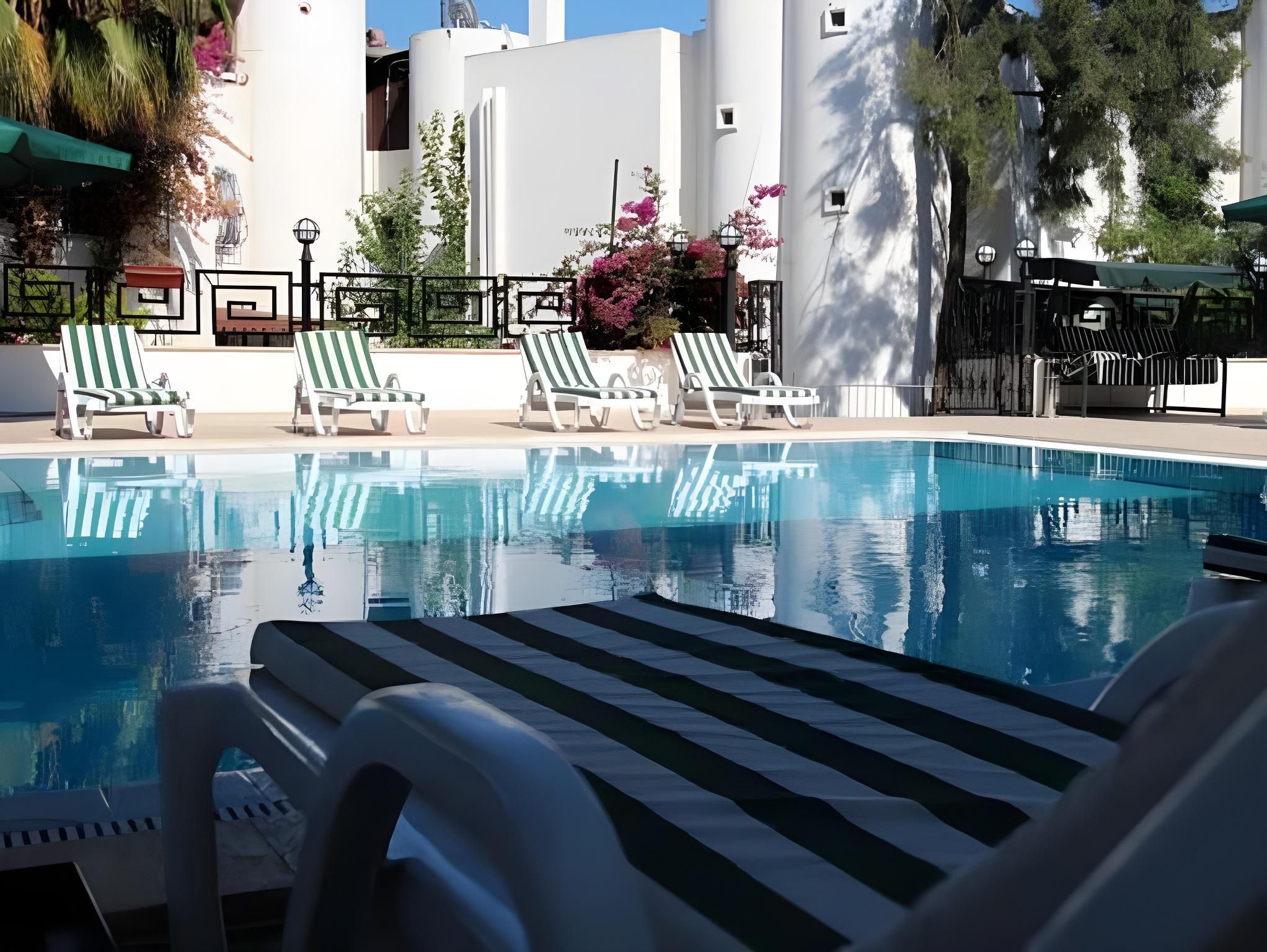 בריכה תמונה