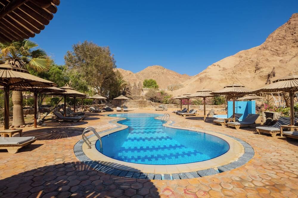 בריכה תמונה