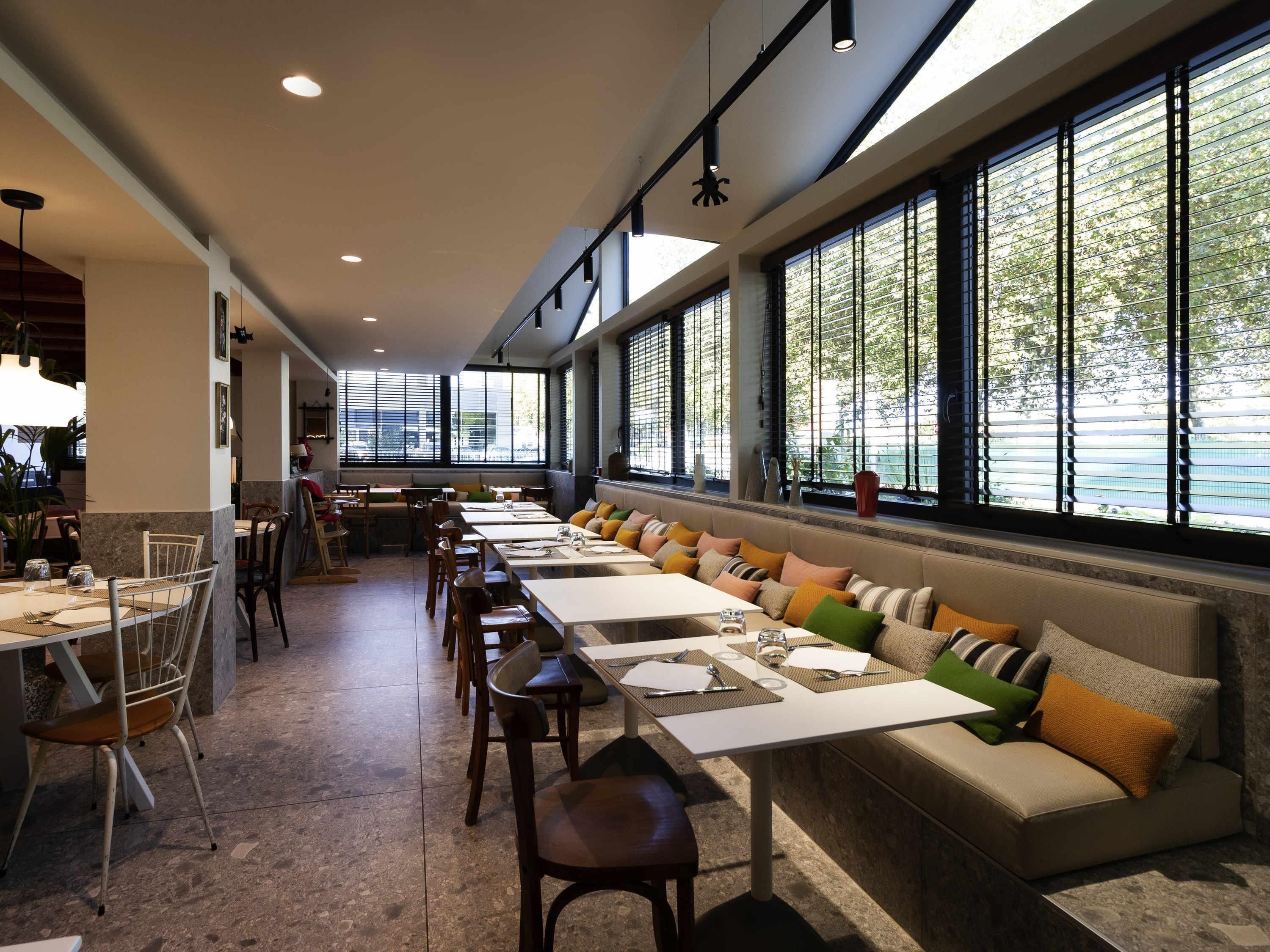 מסעדה תמונה