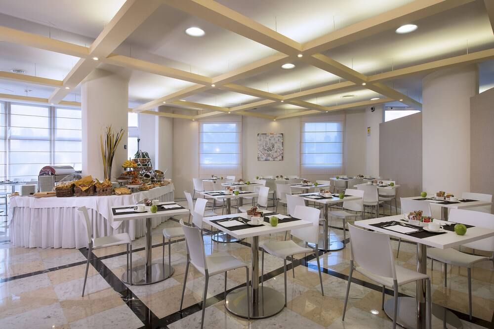 מסעדה תמונה