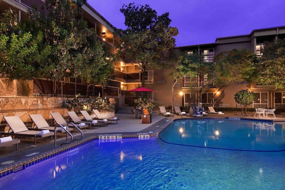 בריכה תמונה