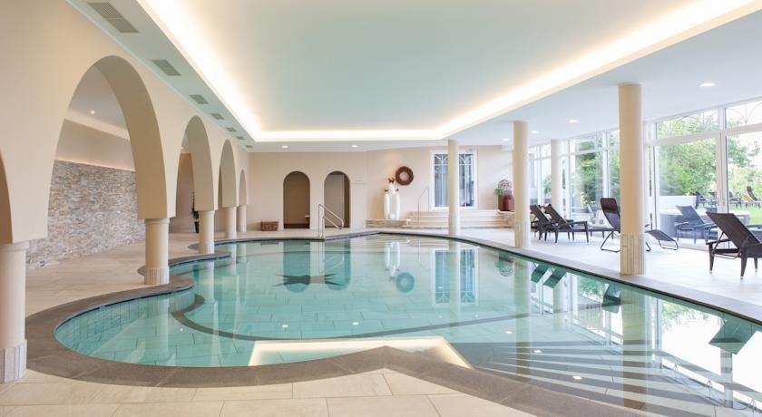 בריכה תמונה