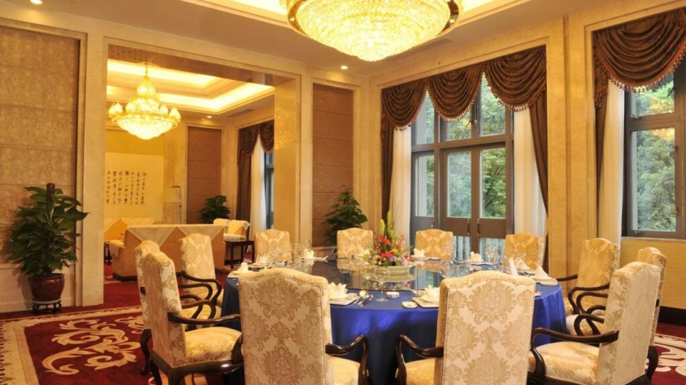Deefly Zhejiang Hotel