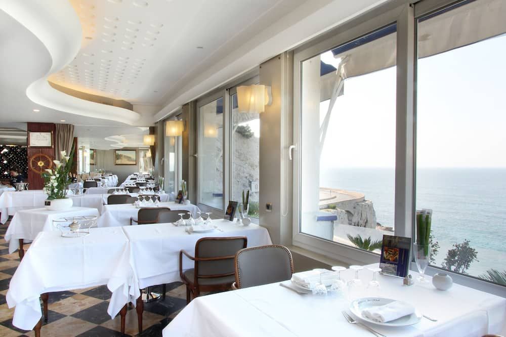 מסעדה תמונה