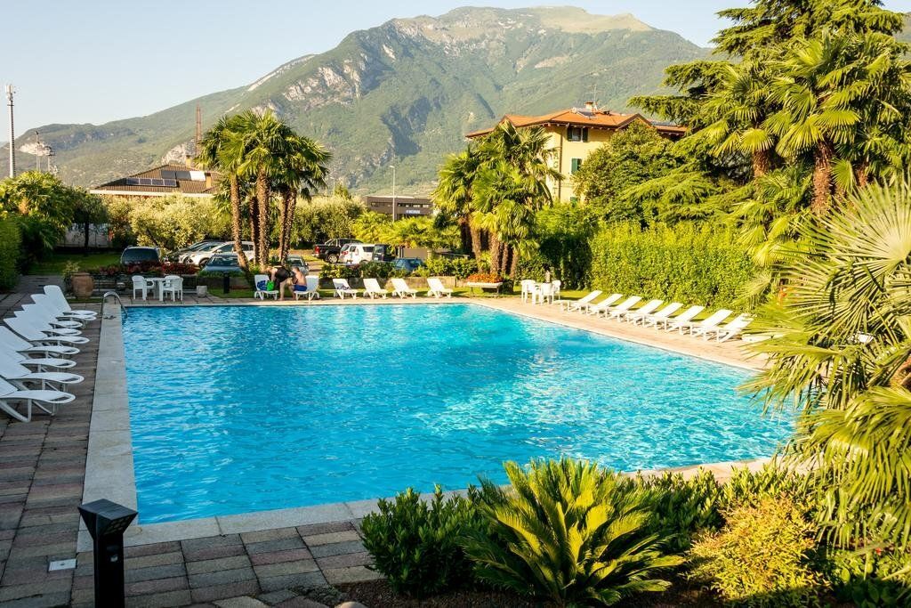 בריכה תמונה