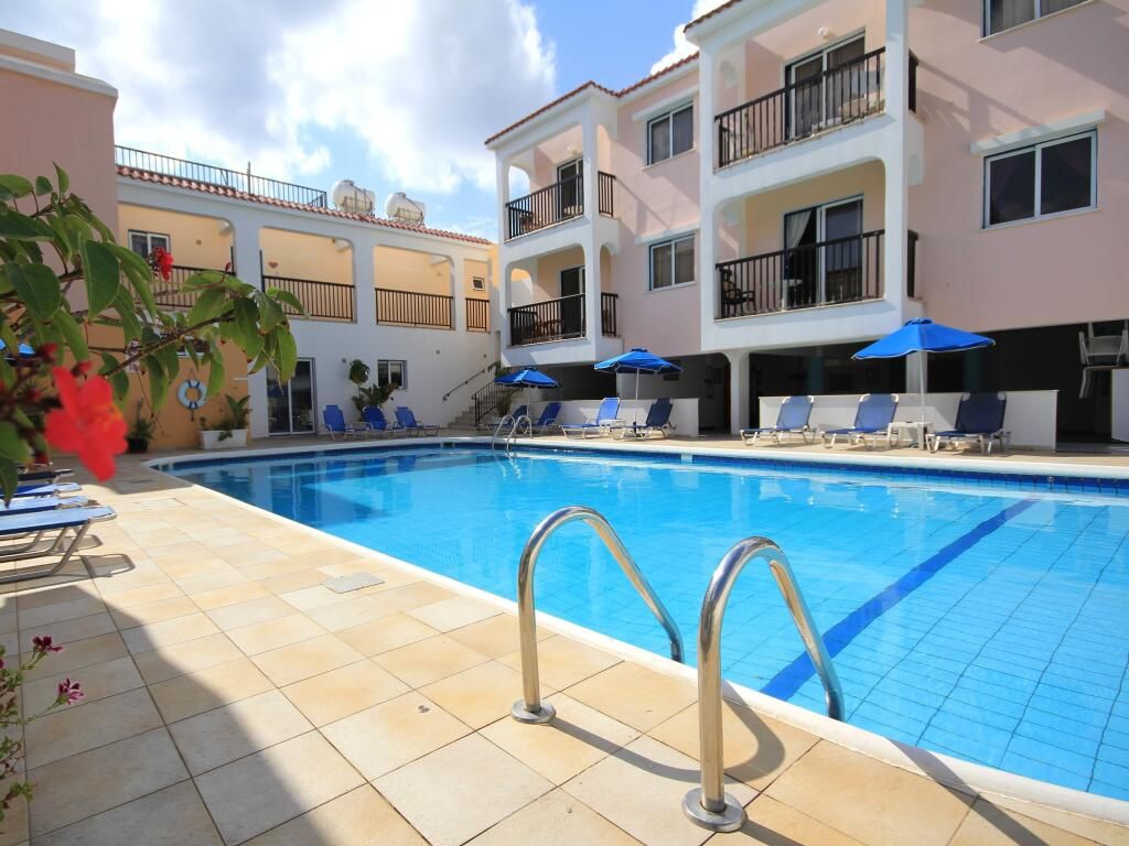 בריכה תמונה