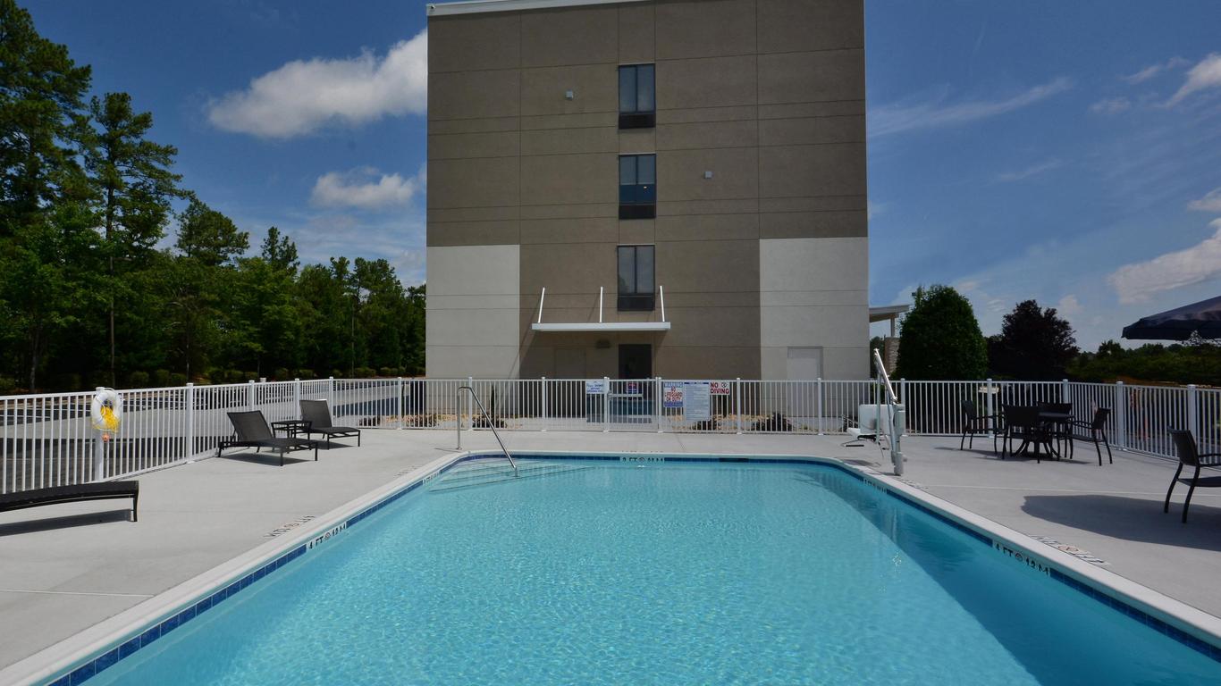 Holiday Inn Express Hotel And Suites Research Triangle Park, An IHG Hotel