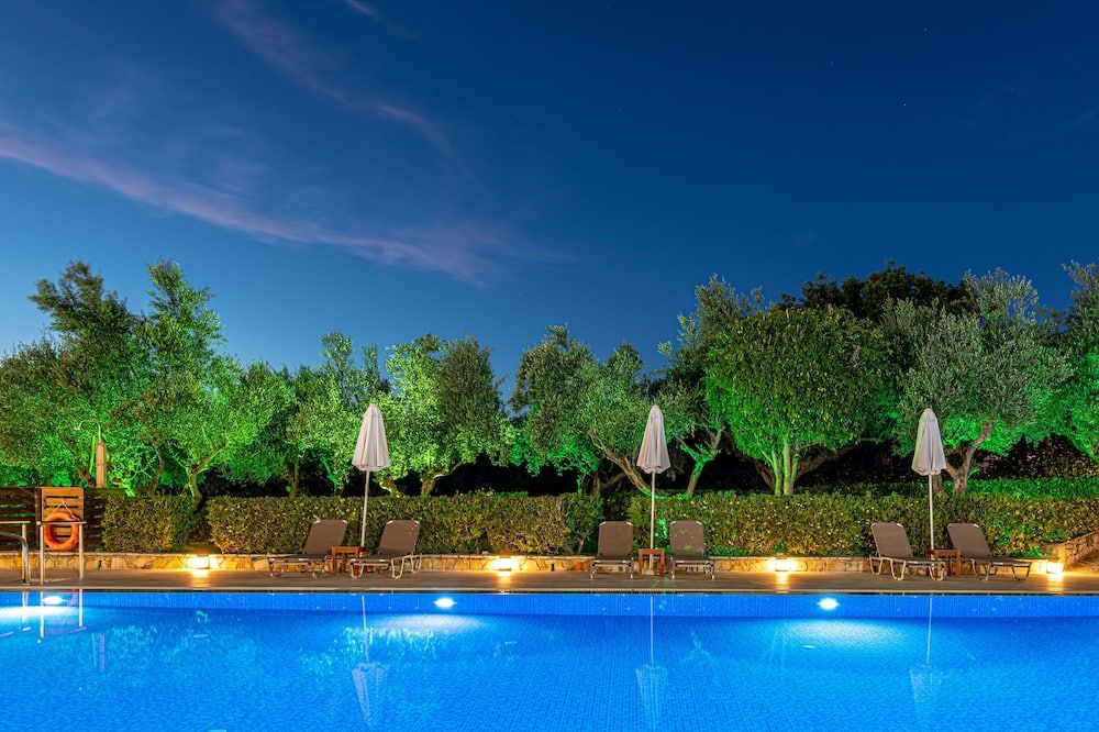 בריכה תמונה