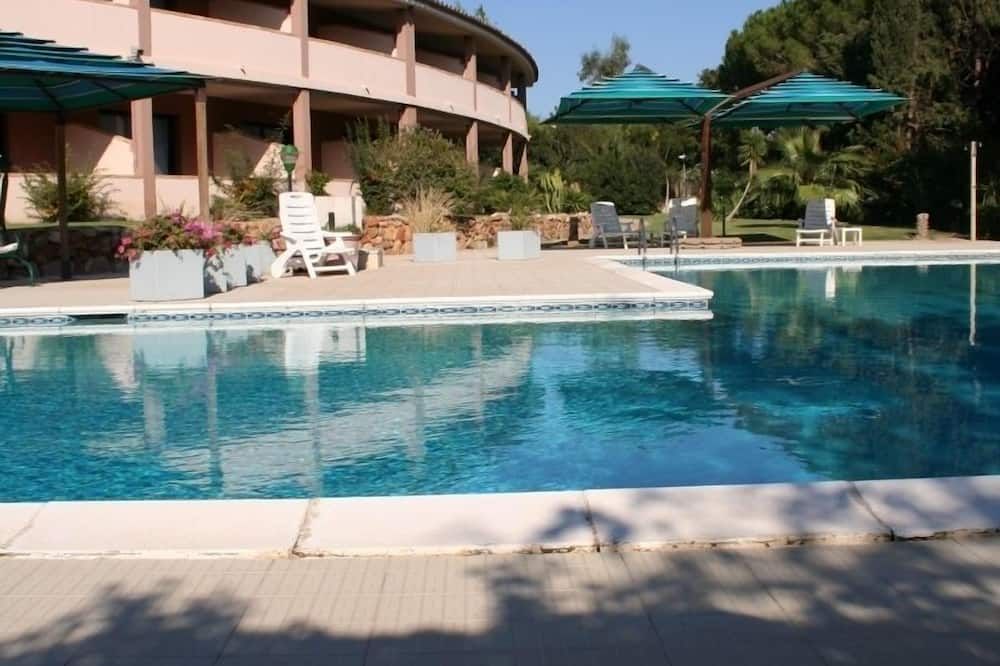 בריכה תמונה