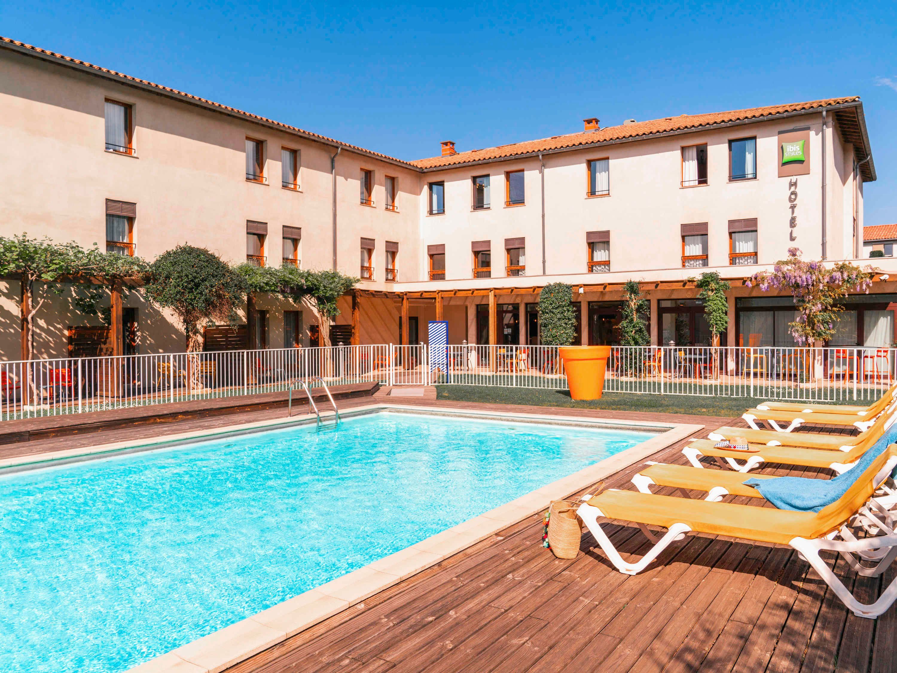 בריכה תמונה