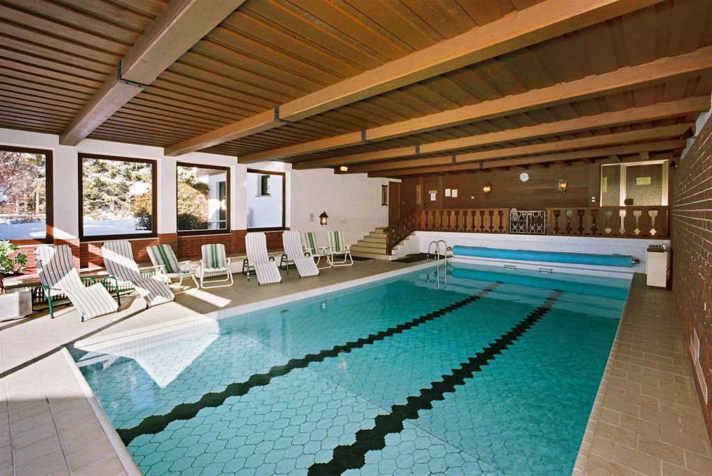 בריכה תמונה