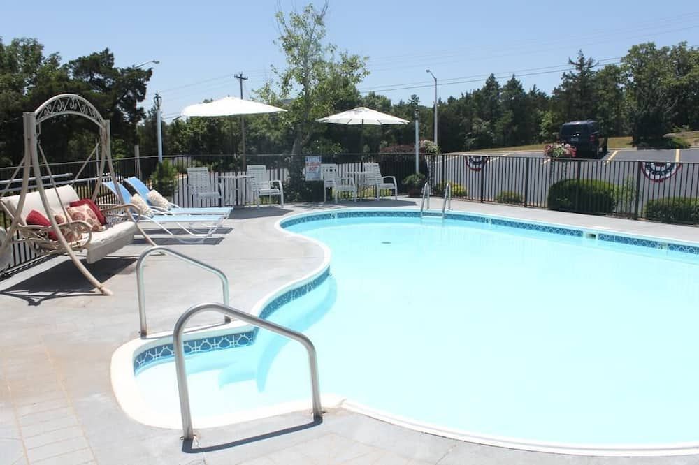 בריכה תמונה