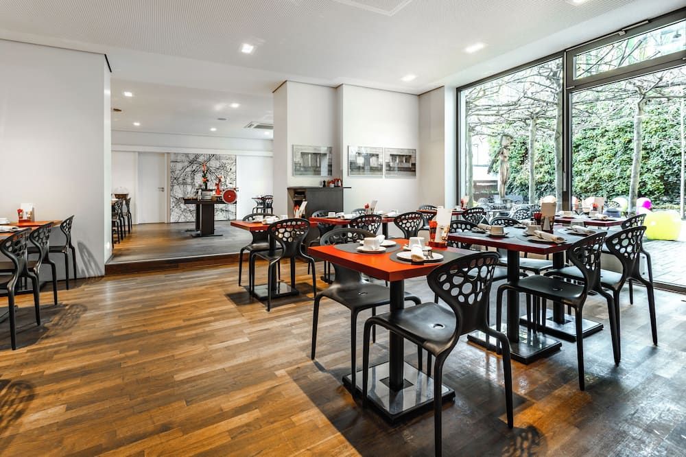 מסעדה תמונה