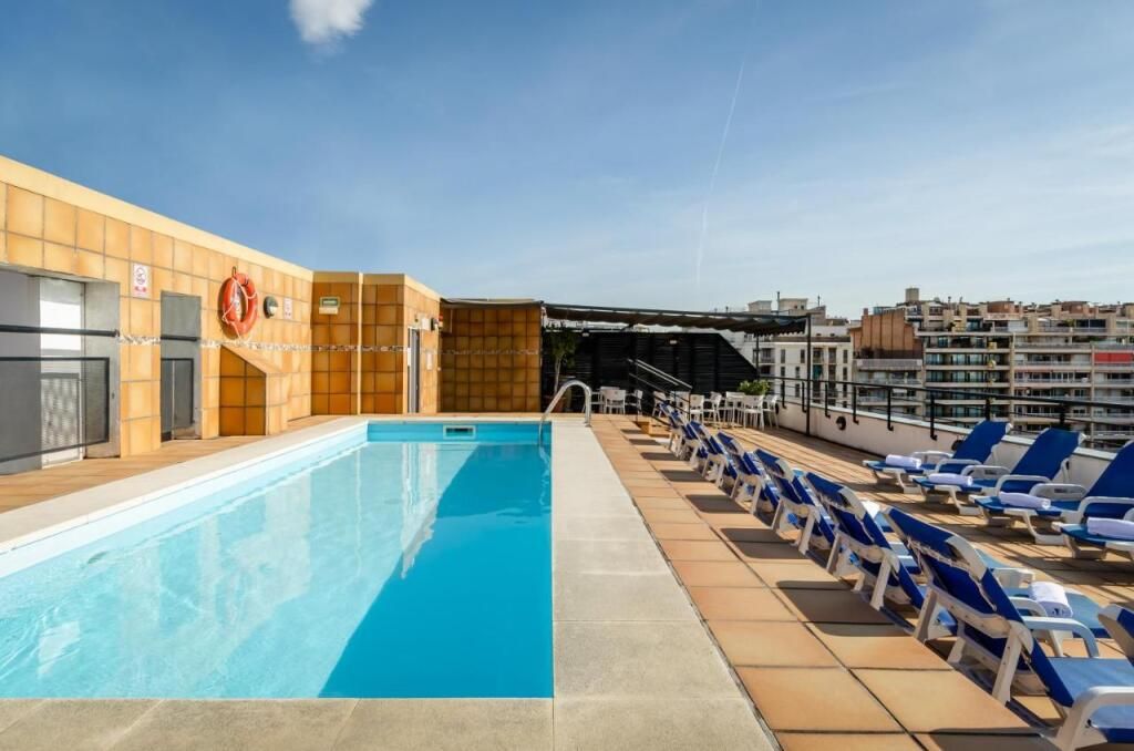 בריכה תמונה