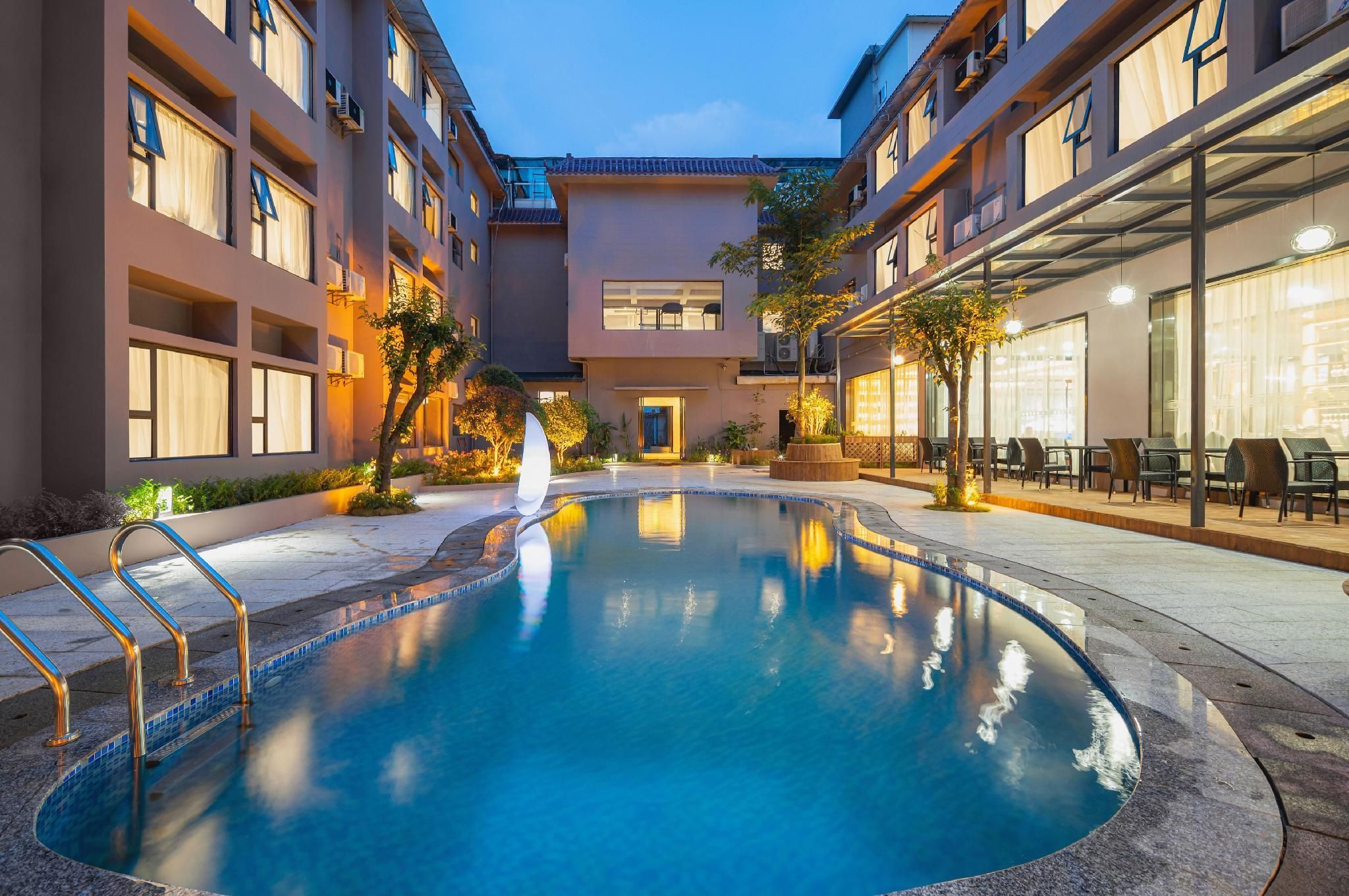 בריכה תמונה