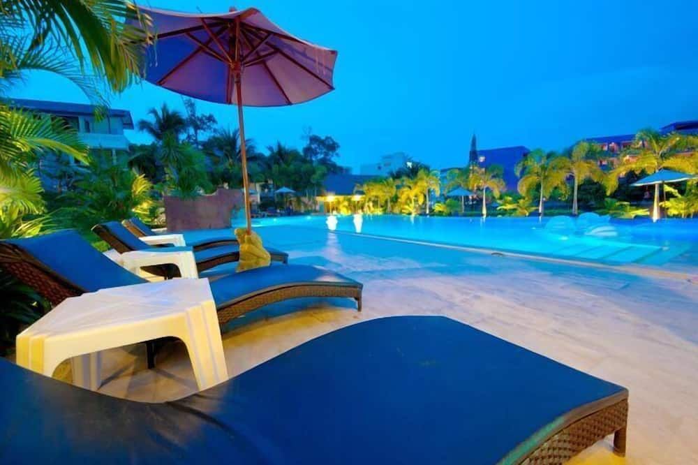 בריכה תמונה