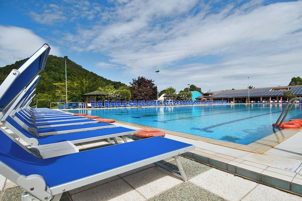 בריכה תמונה