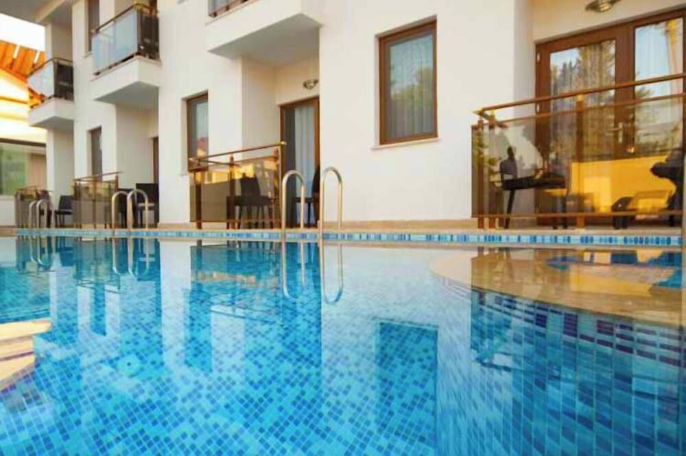 בריכה תמונה