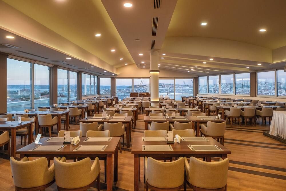 מסעדה תמונה