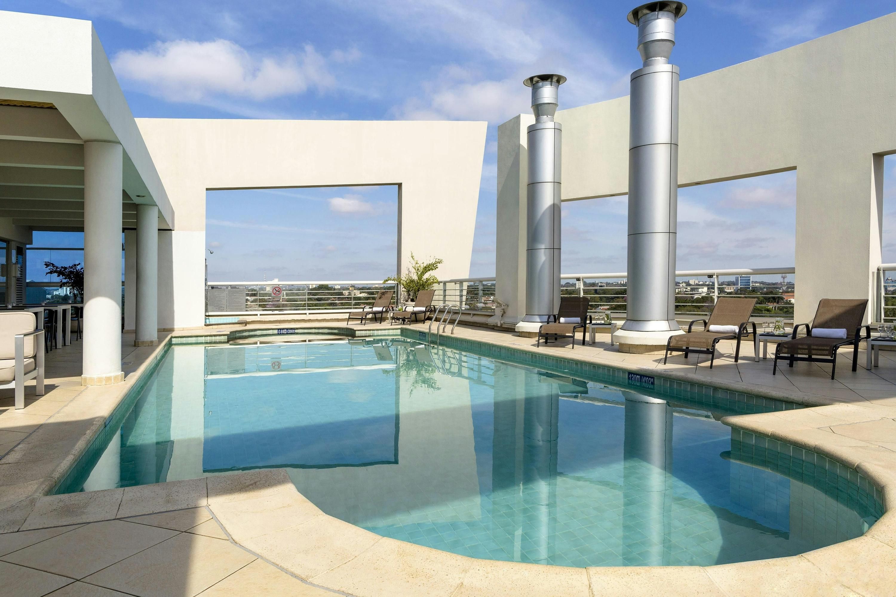 בריכה תמונה