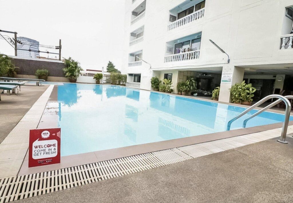 בריכה תמונה