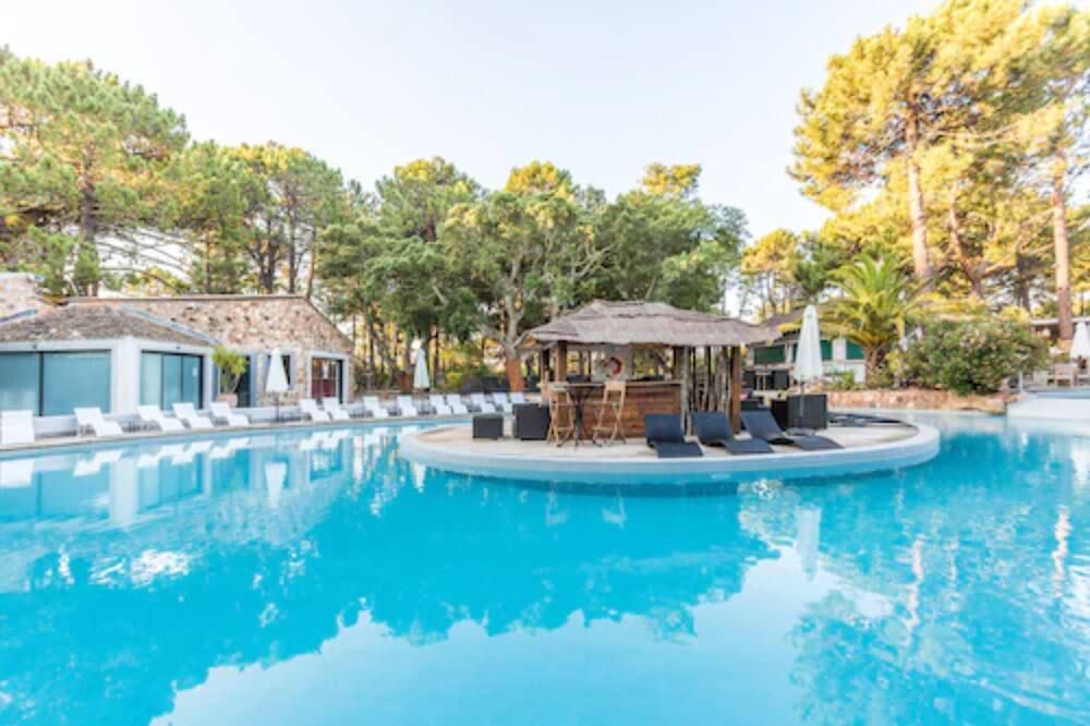 בריכה תמונה