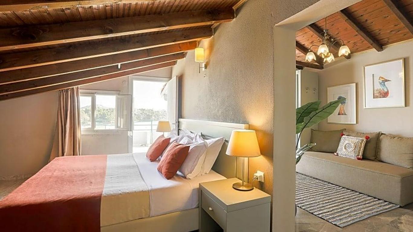 Tomato Beach Hotel